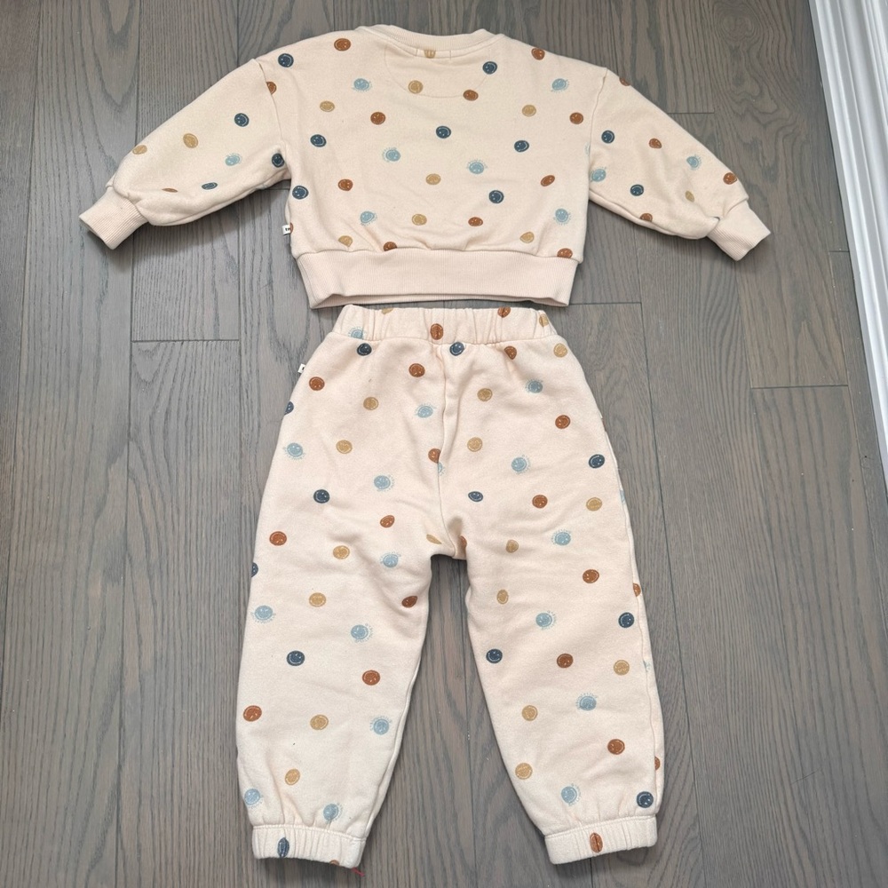 The New Society 4T SmileyWorld Christy Sweatshirt and Jogging Pants SET Neutral - Picture 4 of 11